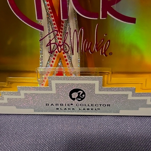 Cher Barbie Collector- Black Label - Picture 9 of 9